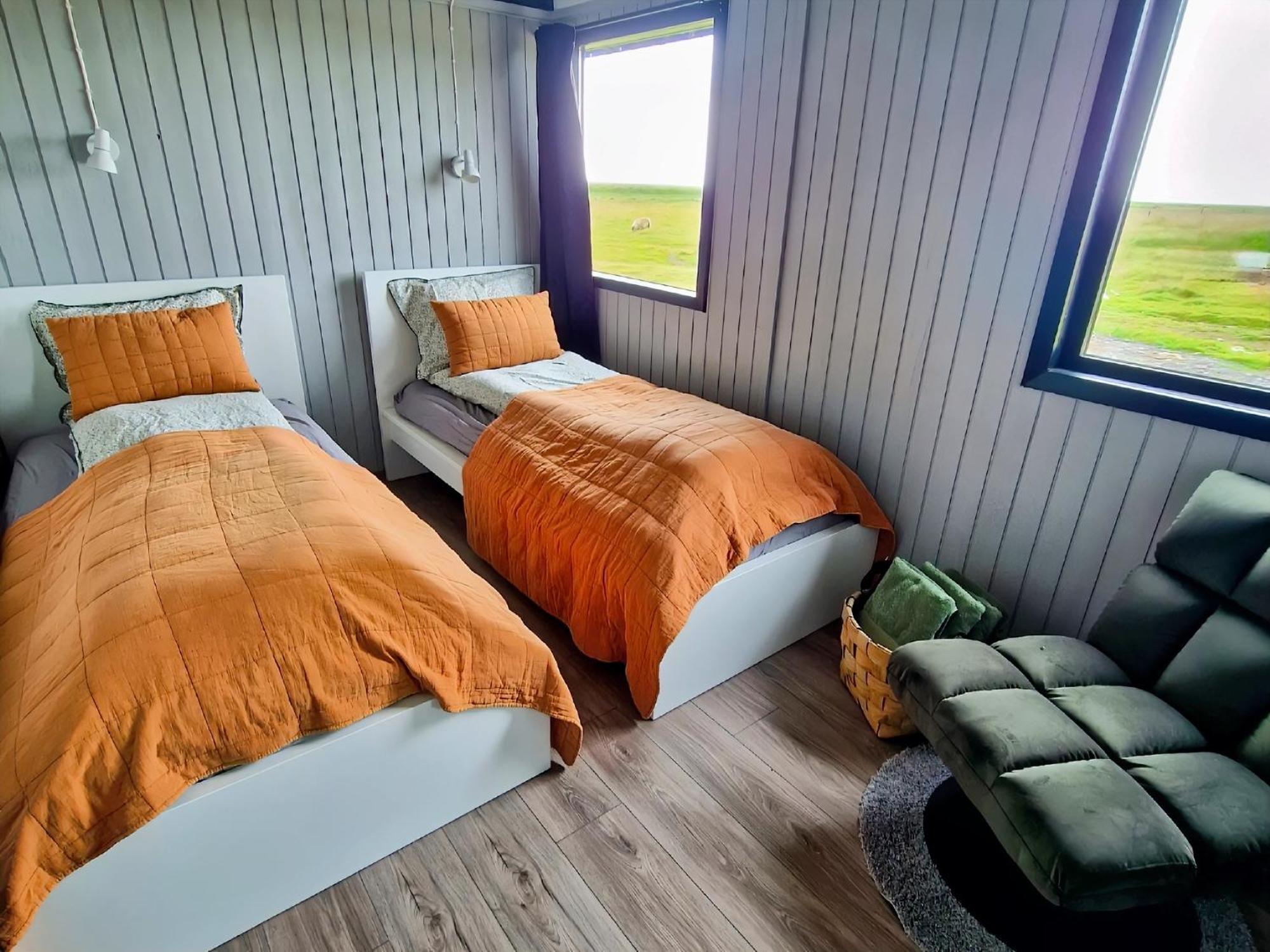 Green Farm Stay With Private Hot Tub Hvolsvöllur Exteriör bild